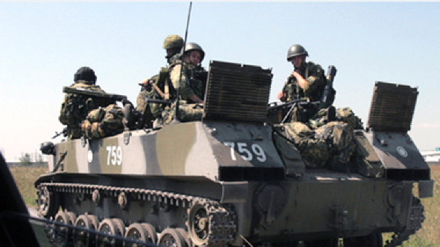 Circa 100 de tancuri rusești au intrat în numai trei zile în Ucraina (MAE ucrainean)