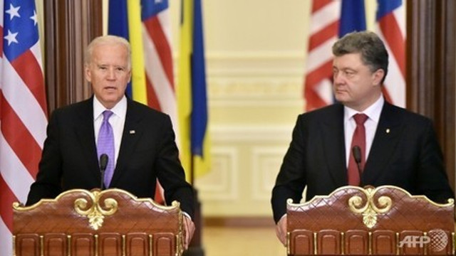 Joe Biden a discutat la telefon cu Petro Poroșenko