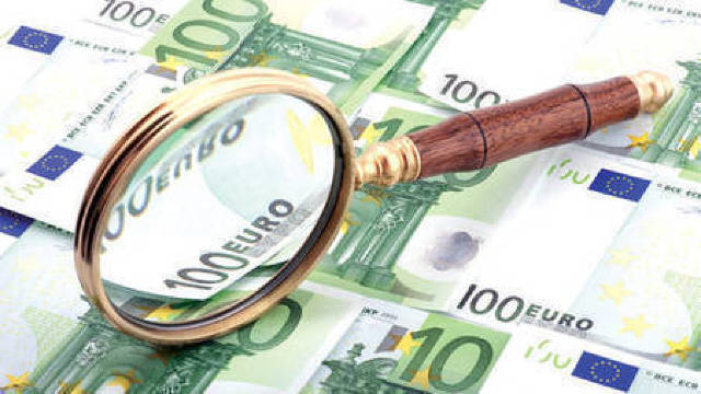 Punctele de schimb valutar cumpără și vând valută în regim normal