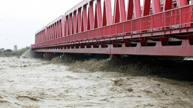 Peste o sută de localități, afectate de inundații în România