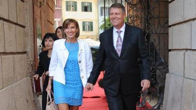 Klaus Iohannis depune jurământul de învestitură