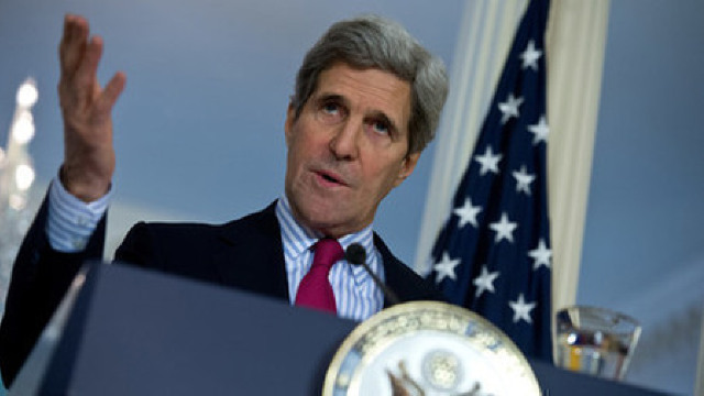 John Kerry a scăpat nevătămat dintr-un accident rutier