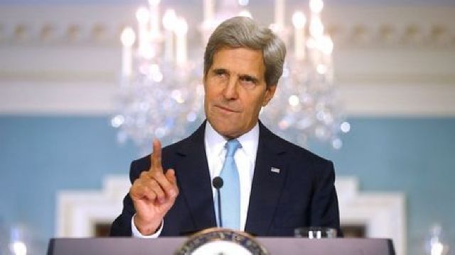John Kerry la Paris la o săptămână după atacurile teroriste