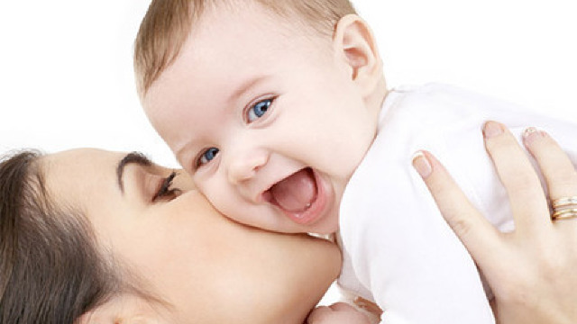 De astăzi, cuplurile infertile pot solicita o procedură gratuită de fertilizare in vitro