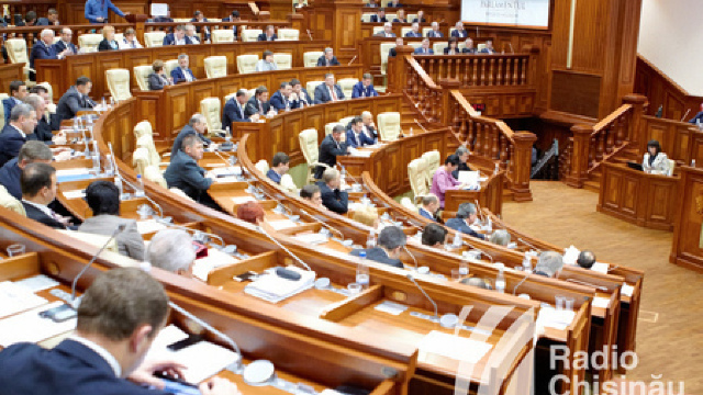 Protest în fața Parlamentului 