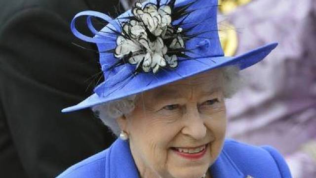 Regina Elisabeta se teme că țara nu este pregătită pentru 'regele Charles'
