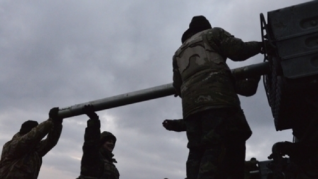 RĂZBOI în Ucraina: Separatiștii condiționează retragerea armelor grele 