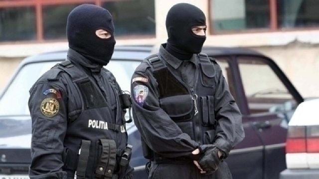 Politia Română efectuează 93 de percheziții