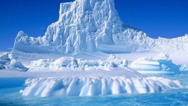 Grosimea ghețurilor din jurul Antarcticii a scăzut (STUDIU)