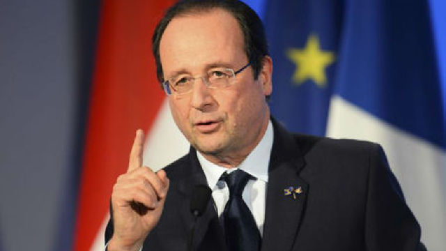 Francois Hollande la Salonul de carte de la Paris