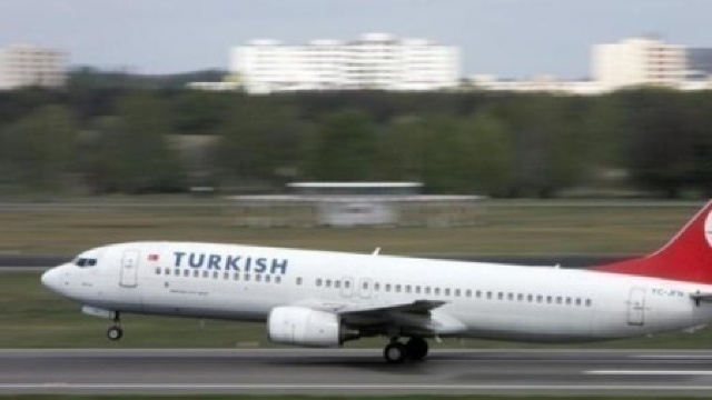 Un avion Turkish Airlines a aterizat pe iarbă (VIDEO-FOTO)