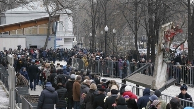 Politicieni și oameni de afaceri îi aduc un ultim omagiu lui Boris Nemțov