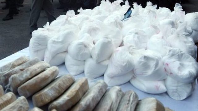 Tone de cocaină confiscate la bordul unui remorcher