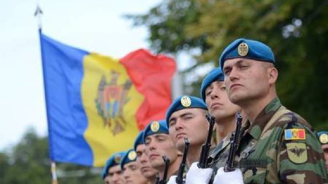 Un contingent al Armatei Naționale participă, astăzi, la Parada de la Kiev