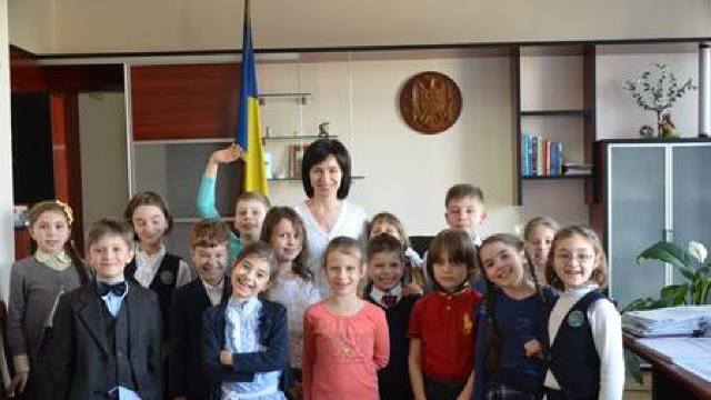 Copii din clasele primare – în vizită la Ministerul Educației (FOTO)