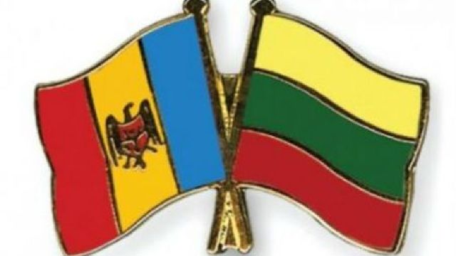 Funcționarii publici din Republica Moldova, instruiți de specialiști din Lituania