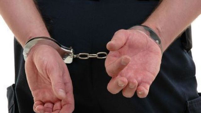 Afacere ilegală a unui fost polițist | 8 persoane au fost reținute pentru 72 de ore