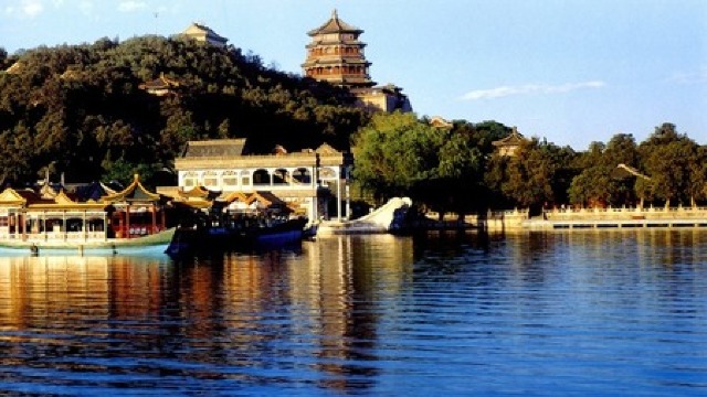 China: A fost construită o replică a fostului Palat de Vară din Beijing
