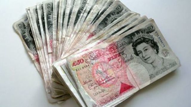 O țară europeană ABANDONEAZĂ banii cash