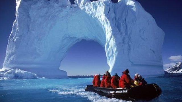 Antarctica trece prin schimbări dramatice și ireversibile