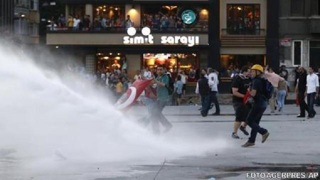 Istanbul: Poliția recurge la măsuri drastice împotriva manifestanților