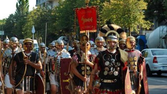 România. Festivalul Roman Apulum: daci, romani, celți, gladiatori și sclavi (VIDEO)