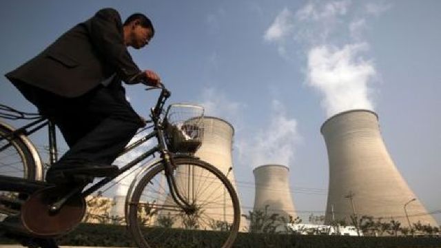 CHINA se prăbușește? Bursa de la Shanghai a pierdut jumătate de trilion de dolari în câteva ore