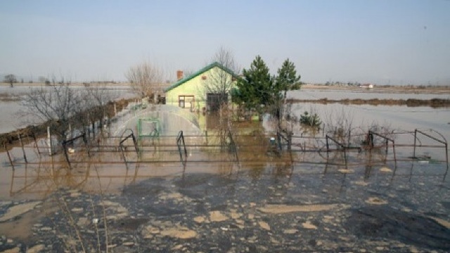 Inundații în Macedonia. Cinci persoane au murit