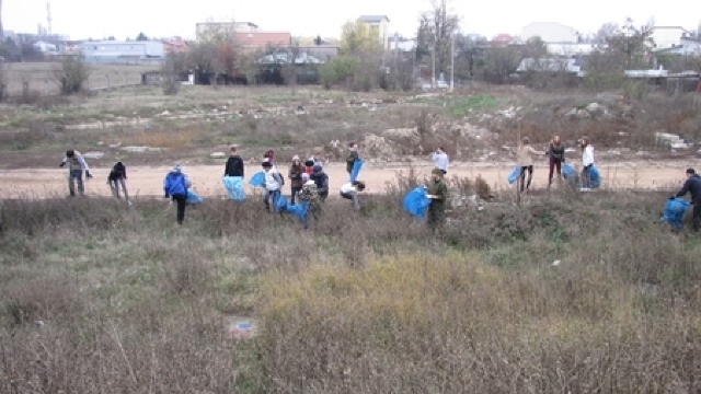 Circa 2000 de elevi vor salubriza concomitent 10 localități din nordul țării