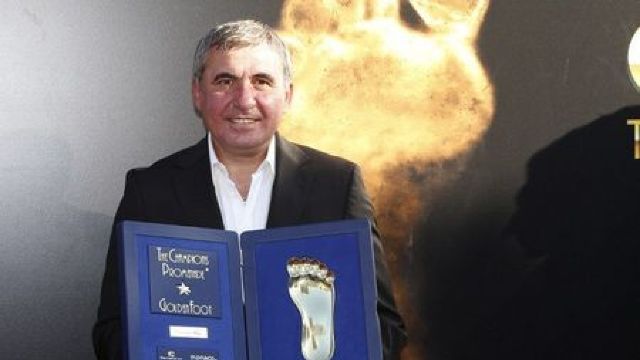 Gheorghe Hagi a primit trofeul Golden Foot (FOTO)