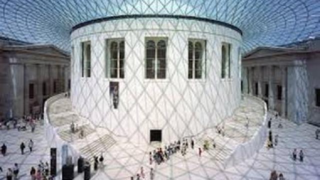 PRIMUL director STRĂIN al British Museum în aproape 200 de ani