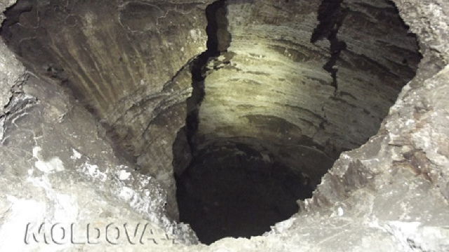 FOTO/VIDEO. Una din CELE MAI MARI peșteri de ghips din lume se află în R. Moldova