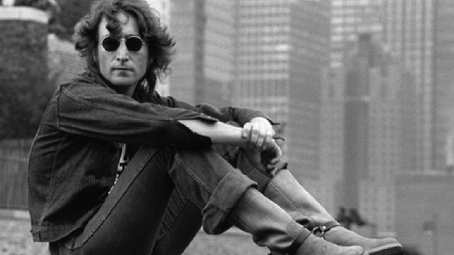 DOCUMENTAR: 75 de ani de la nașterea muzicianului John Lennon 
