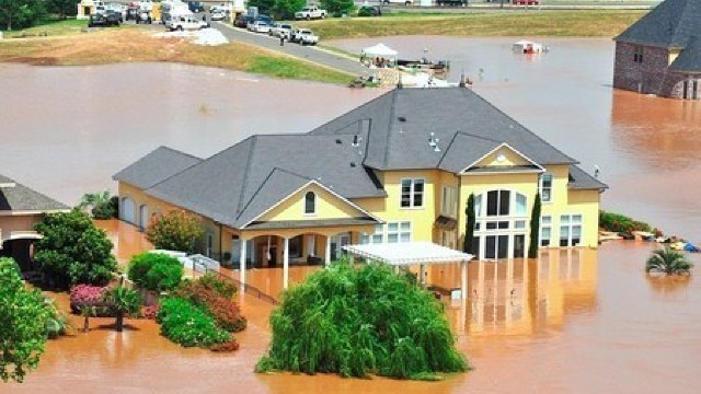 Statele Unite: Inundațiile RECORD fac 17 victime