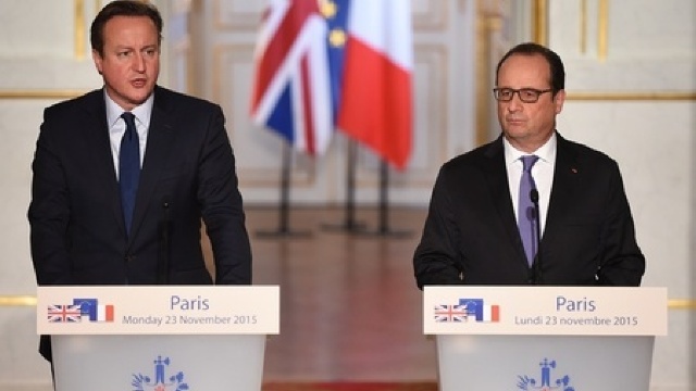 Hollande și Cameron s-au angajat să intensifice lupta împotriva ISIS