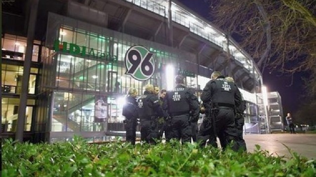 Un meci de fotbal a fost anulat din cauza unei alerte de atac terorist