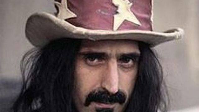 Frank Zappa (1940-1993) - Unul dintre cei mai neordinari compozitori si interpreti americani.
