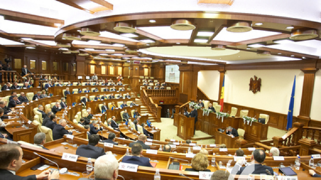 Pe 4 ianuarie Ion Sturza va cere vot de încredere Parlamentului