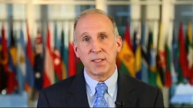 James Pettit îndeamnă partidele politice să lucreze PENTRU poporul R. Moldova