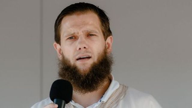 Germania: Predicator islamist, arestat sub acuzația că recrutează combatanți