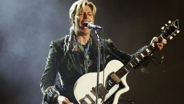 A murit legendarul muzician britanic David Bowie