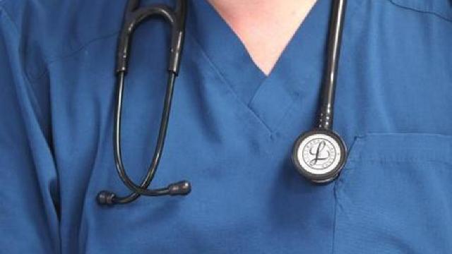 Zeci de mii de medici din Marea Britanie în grevă pentru 24 de ore