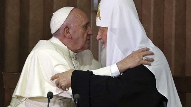 ÎNTÂLNIRE ISTORICĂ. Papa Francisc și Patriarhul Chiril au semnat o declarație comună