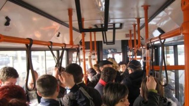 Transportul public - locul preferat al hoților de buzunare