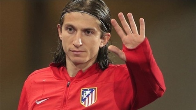 Fotbal: Filipe Luis, suspendat 3 meciuri pentru atacul dur la adresa lui Messi