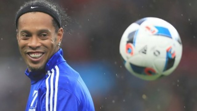 Ronaldinho a refuzat liderul din Premier League
