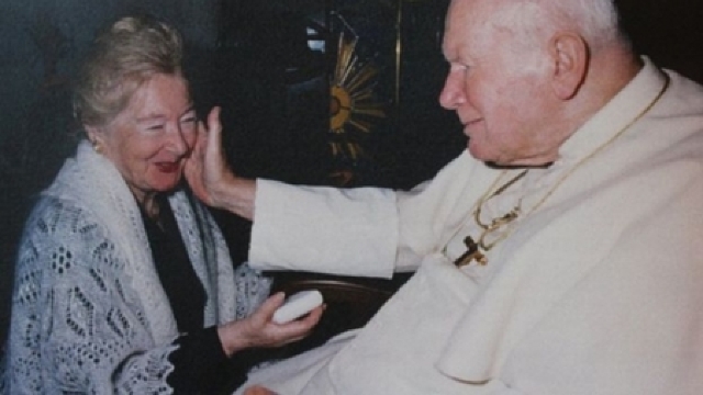 Scrisori secrete: Papa Ioan Paul al II-lea a avut o prietenie strânsă cu o femeie măritată