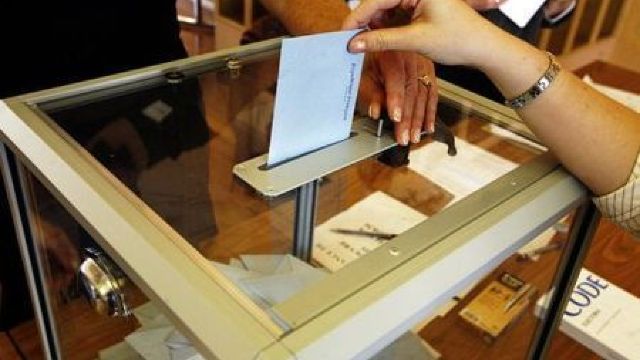 Cetățenii românii vor putea vota prin corespondență la parlamentare