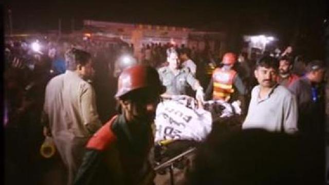 ATENTAT în Pakistan: 69 de morți și 300 de răniți
