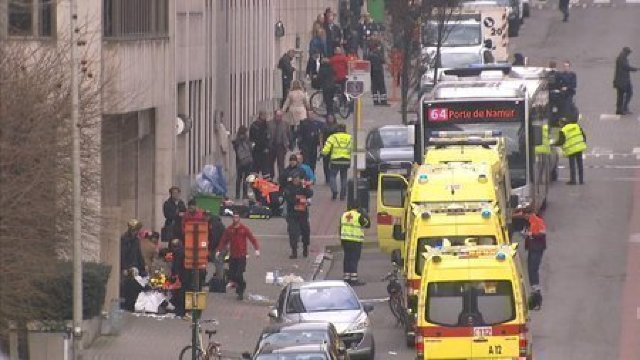 Starea de sănătate a celor trei români răniți în Bruxelles evoluează bine 